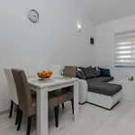 By The Sea - 18591 Apartment *