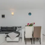 By The Sea - 18591 Apartment