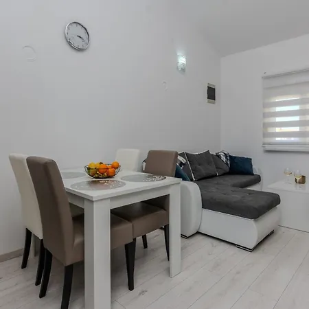 By The Sea - 18591 Apartment *