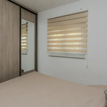 By The Sea - 18591 Apartment Vir