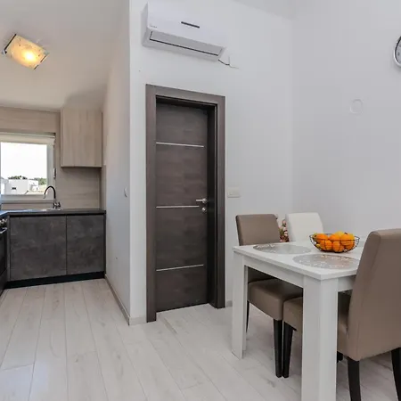 By The Sea - 18591 Apartment