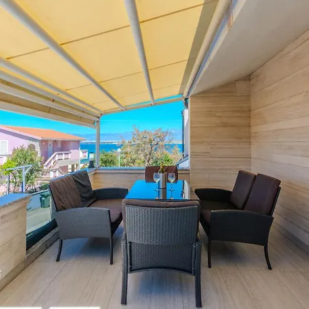 Apartment By The Sea - 18591 Vir