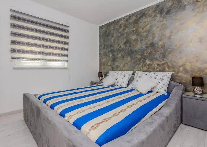 By The Sea - 18591 Apartament
